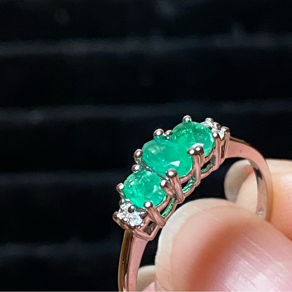 10K Emerald Ring Size 7 - Picture 1 of 5